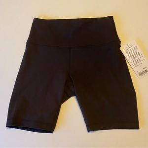 Lululemon Wunder Train HR Short 8" - Size 8 BNWT
